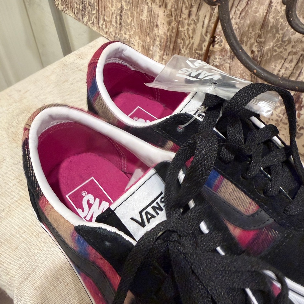 Vans  Black and Plaid Sneakers 9 - Picture 4 of 9